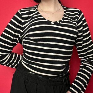 Hand sewn / black and white horizontal striped long sleeve 🖤🤍​​​​​​​​​​
